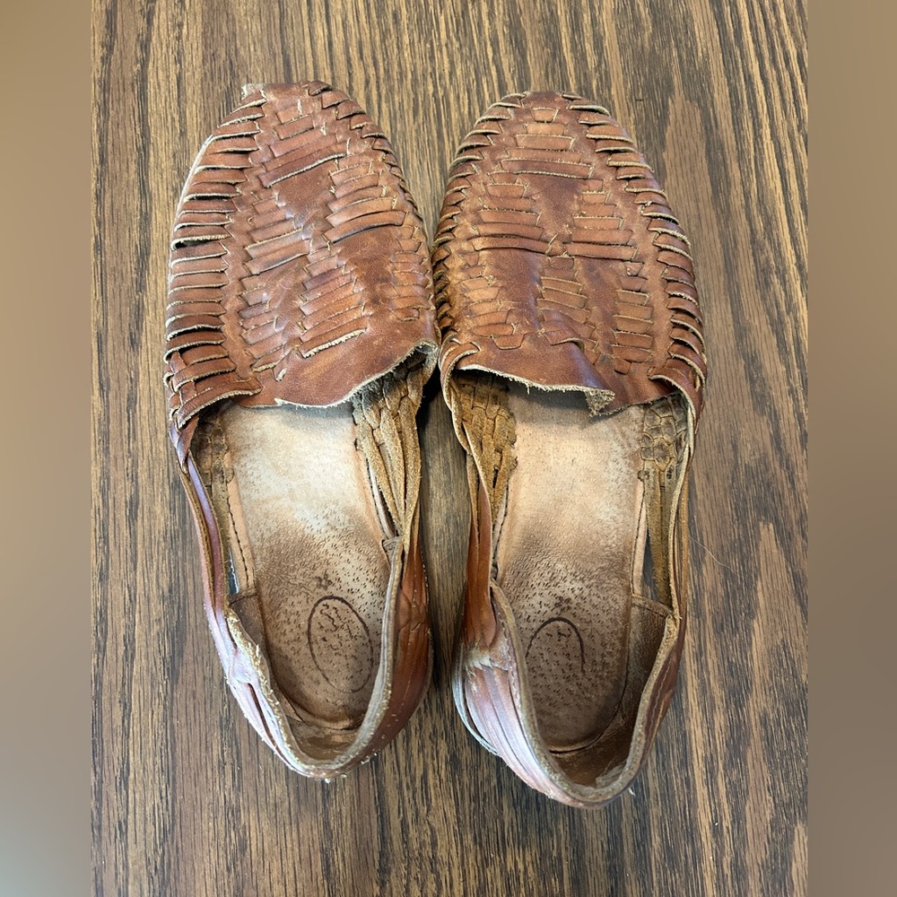 Mikoleon Huarache Loafers, size 10